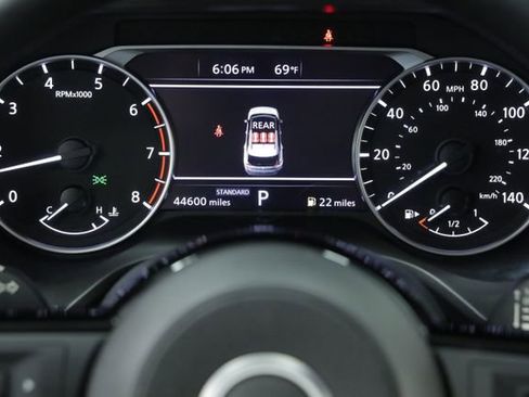 Used 2023 Nissan Rogue SV image 14