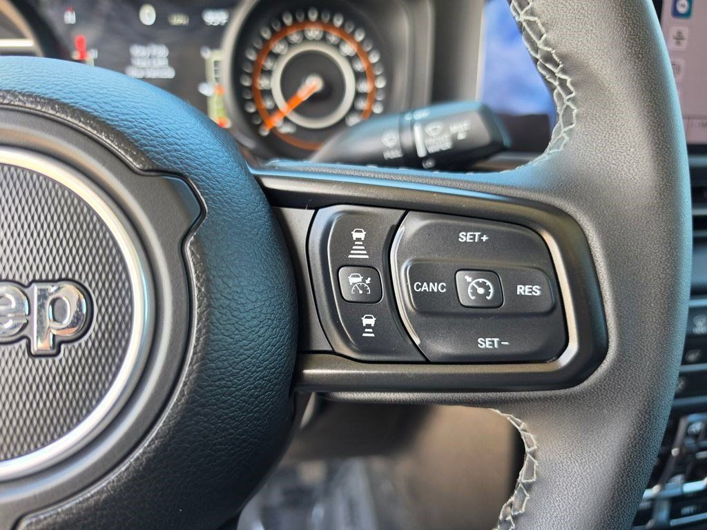 Used 2026 Jeep Gladiator Mojave AWD/4WD image 14