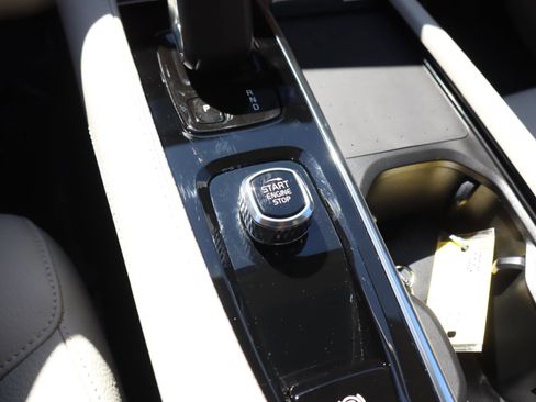 Used 2022 Volvo XC90 T8 Inscription Expression w/ Protection Package image 26