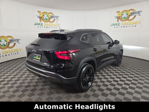 Certified 2024 Chevrolet Trax ACTIV w/ Sunroof Package FWD image 9