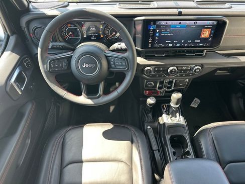 Used 2024 Jeep Wrangler Unlimited Rubicon AWD/4WD image 24