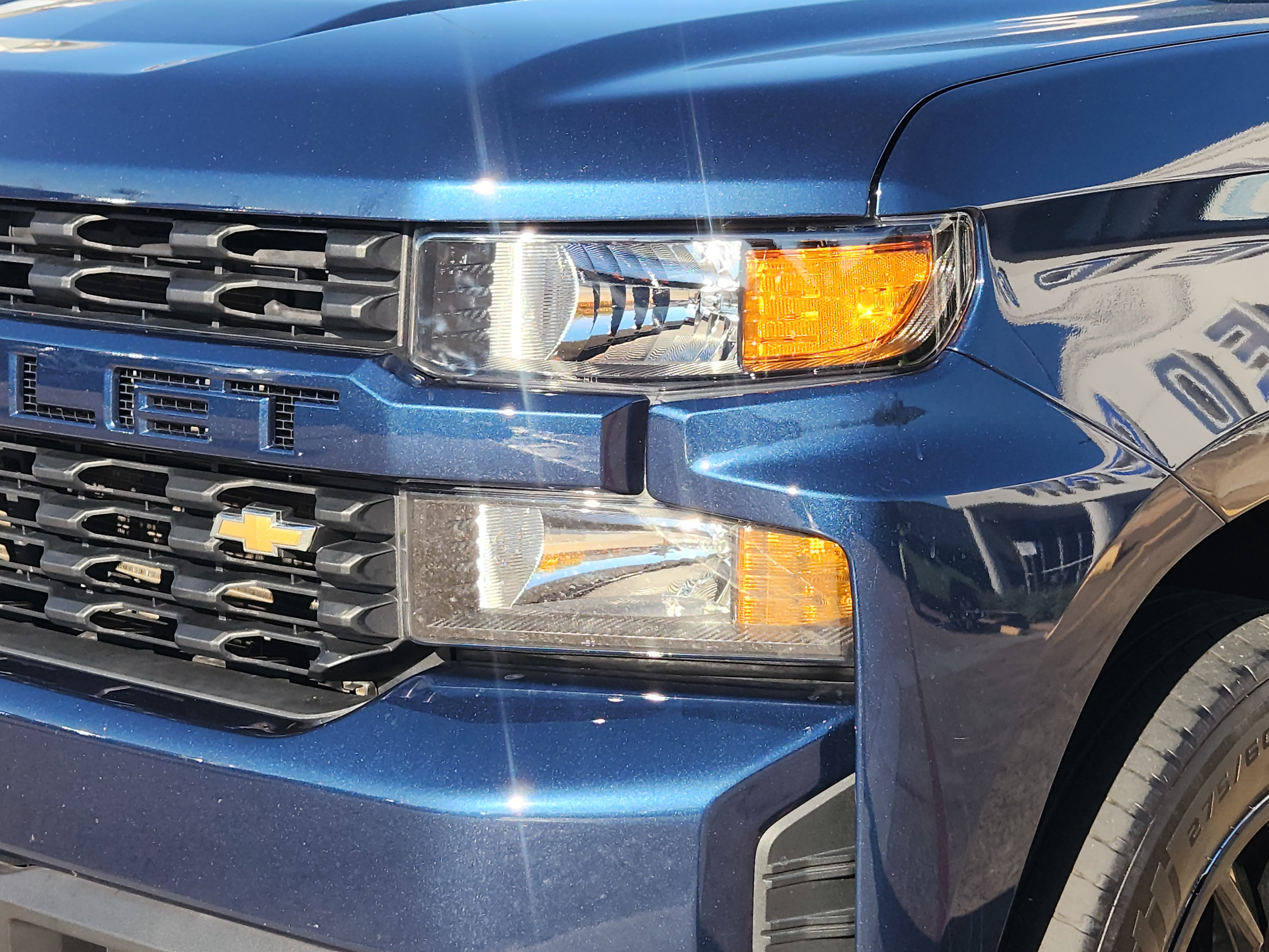 Used 2020 Chevrolet Silverado 1500 Custom w/ Custom Value Package AWD/4WD image 6