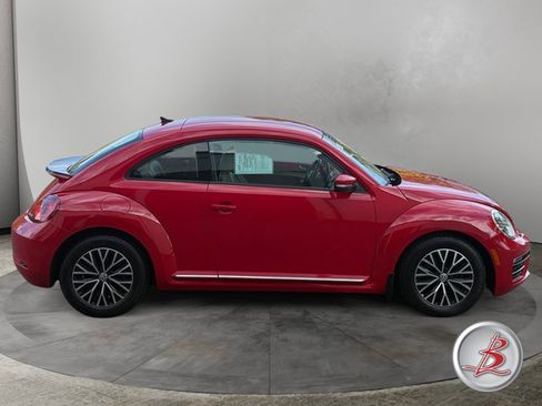 Used 2017 Volkswagen Beetle 1.8T SE image 8