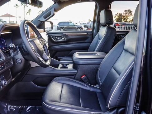 Used 2024 Chevrolet Suburban Premier image 18