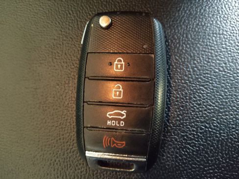 Used 2018 Kia Optima S FWD image 32