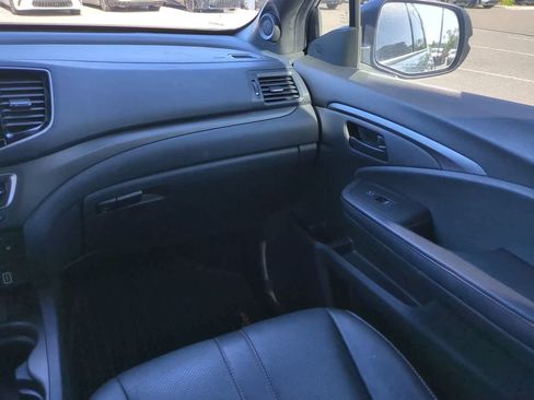 Used 2022 Honda Pilot TrailSport image 17