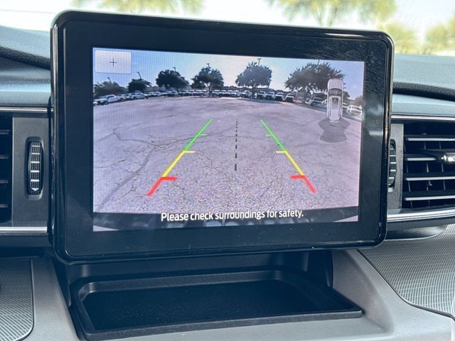 Used 2023 Ford Explorer XLT w/ Equipment Group 202A RWD image 17