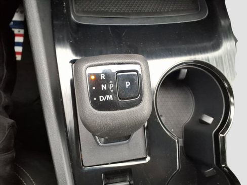 Used 2025 Nissan Rogue SV image 22