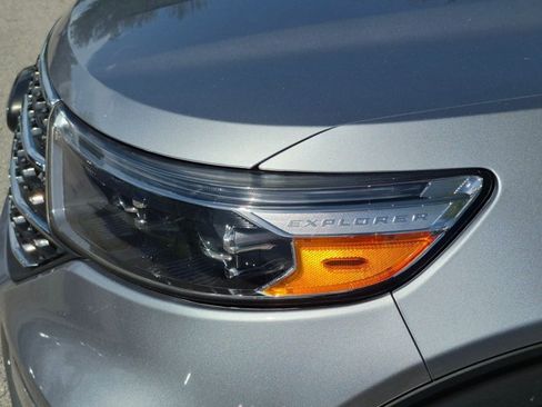 Used 2022 Ford Explorer XLT RWD image 17