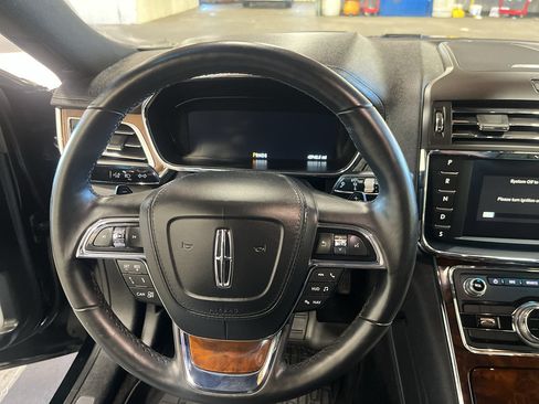 Used 2018 Lincoln Continental Reserve w/ Luxury Package AWD/4WD image 10