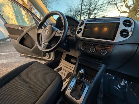 Used 2013 Volkswagen Tiguan S image 12