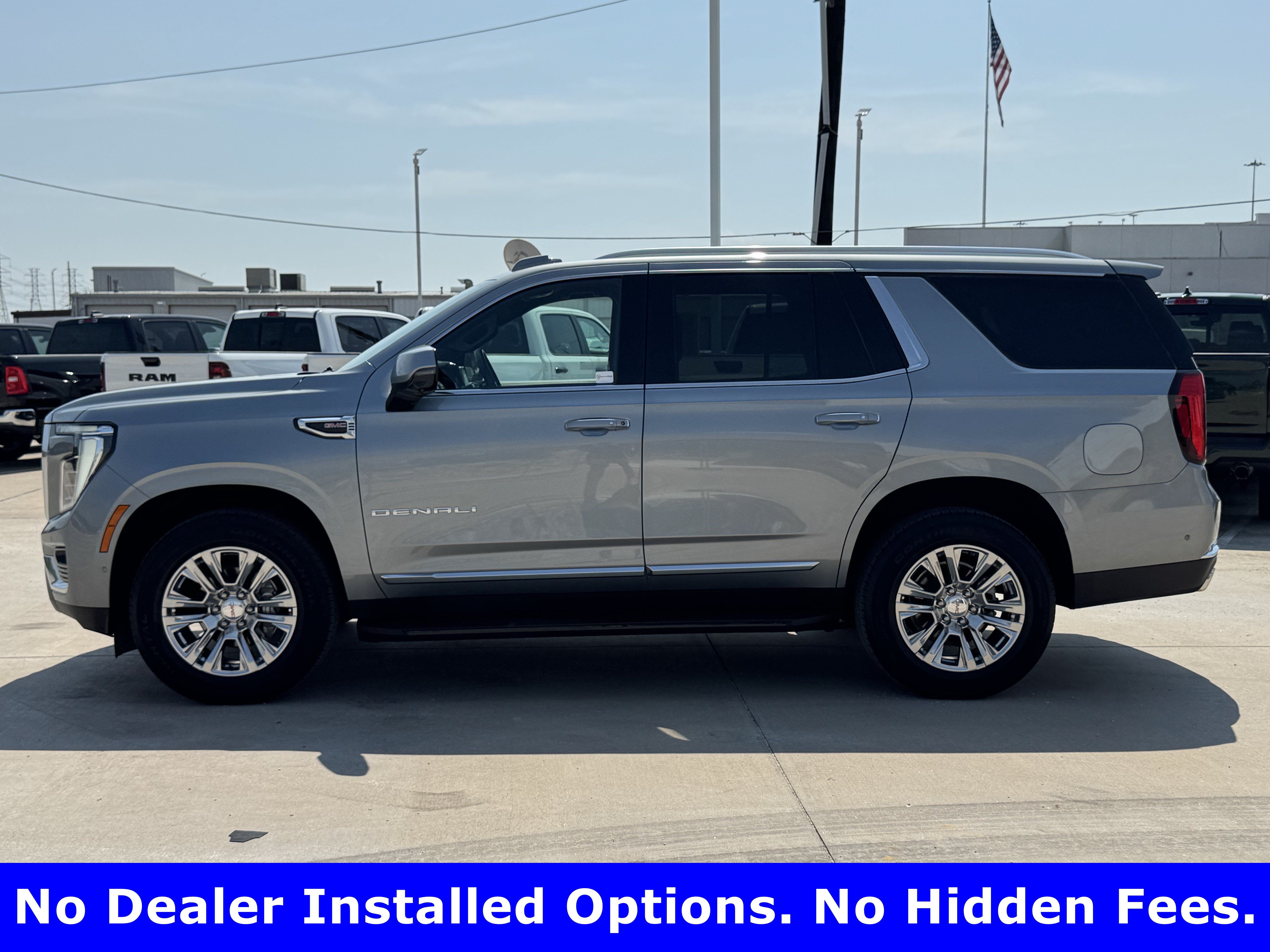 Used 2025 GMC Yukon Denali AWD/4WD image 3