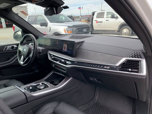 Used 2024 BMW X5 xDrive40i w/ Premium Package image 18