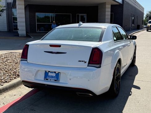 Used 2023 Chrysler 300 S RWD image 5