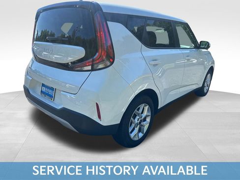 Used 2024 Kia Soul LX w/ Option Group 015 FWD image 8
