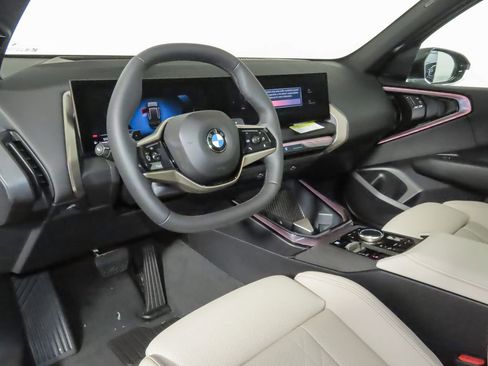 Used 2025 BMW X3 xDrive30i w/ Premium Package AWD/4WD image 11