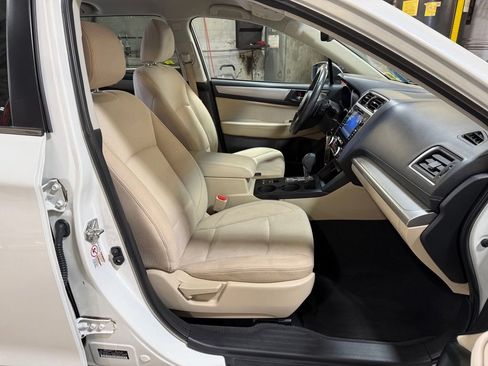 Used 2019 Subaru Outback 2.5i Premium AWD/4WD image 21