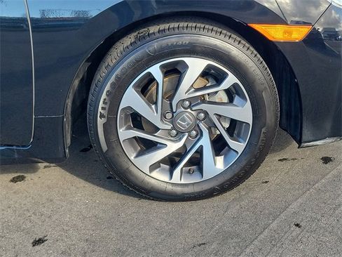 Used 2016 Honda Civic EX image 5