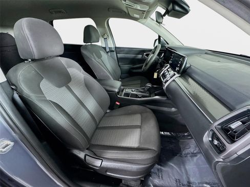 Certified 2023 Kia Sorento LX FWD image 26