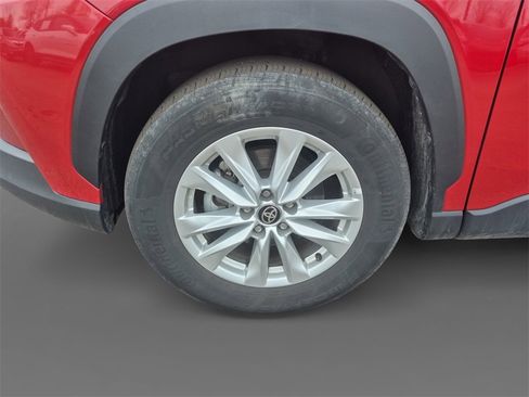 Used 2024 Toyota Corolla Cross LE image 13