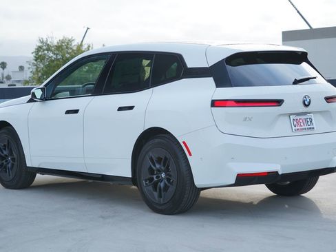 New 2026 BMW iX xDrive60 w/ Premium Package image 7