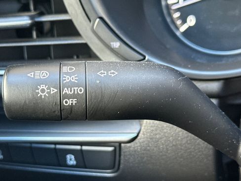 Used 2022 MAZDA MAZDA3 s image 36