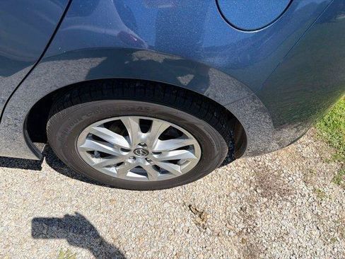Used 2018 MAZDA MAZDA3 Hatchback FWD image 5
