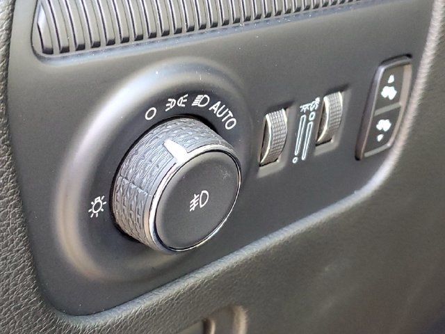 Used 2024 Jeep Wagoneer Series II AWD/4WD image 8