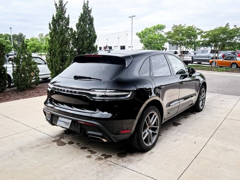 Used 2022 Porsche Macan AWD/4WD image 11