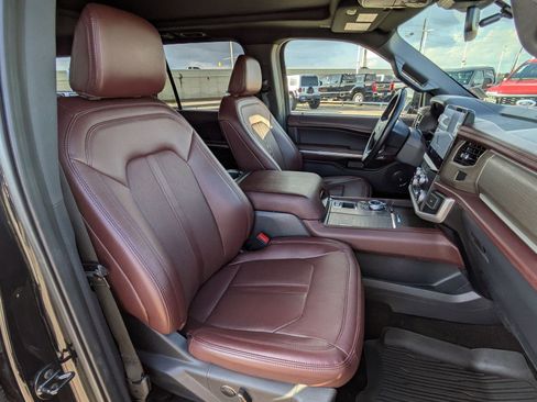Used 2023 Ford Expedition Max Limited image 32