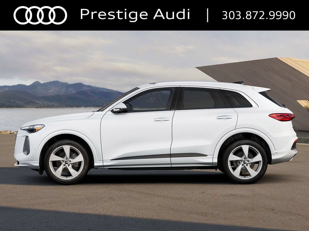 Used 2026 Audi Q5 Premium Plus w/ Premium Plus AWD/4WD image 4