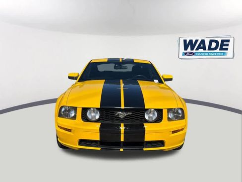 Used 2006 Ford Mustang GT RWD image 2