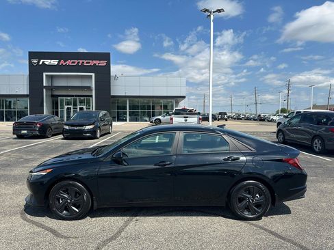 Used 2023 Hyundai Elantra SEL FWD image 16