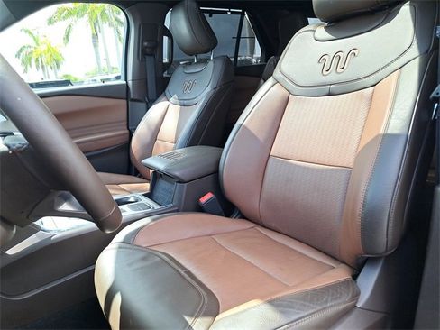 Used 2022 Ford Explorer King Ranch w/ Technology Package image 25