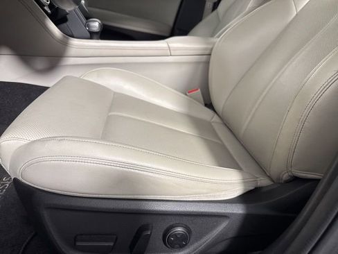 Used 2023 Genesis G70 2.0T image 15