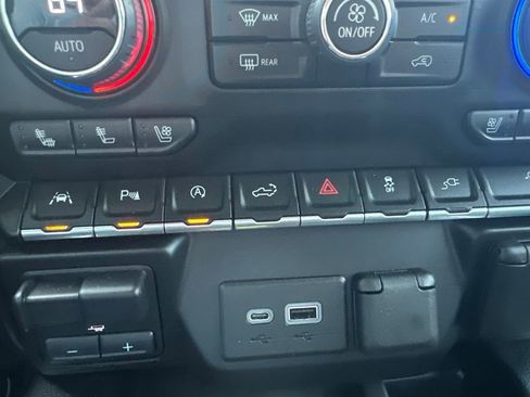 Used 2022 Chevrolet Silverado 1500 LTZ w/ Safety Package II AWD/4WD image 23