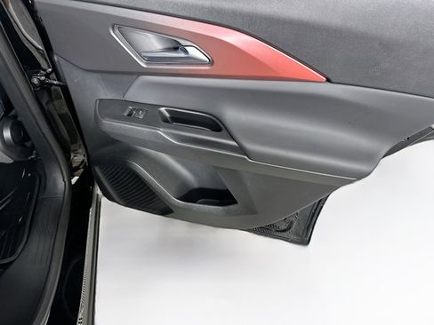 Used 2025 Chevrolet Equinox EV RS FWD image 29