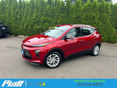 Used 2023 Chevrolet Bolt EUV LT w/ Driver Confidence Package FWD image 2