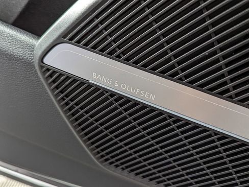 Used 2022 Audi SQ5 Premium Plus w/ Premium Plus Package image 14