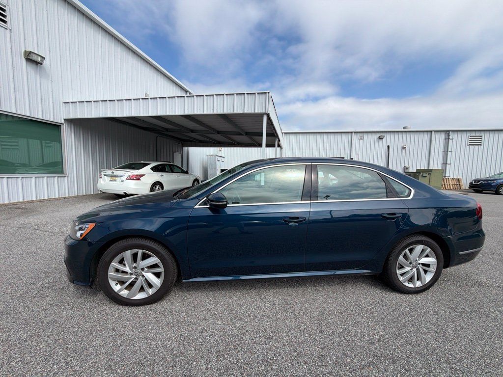Used 2018 Volkswagen Passat 2.0T SE FWD image 10