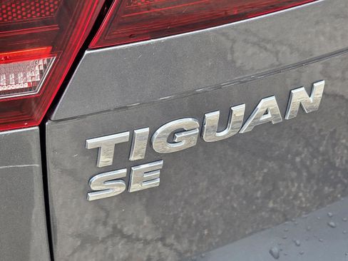 Used 2021 Volkswagen Tiguan SE FWD image 42