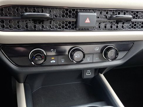 Certified 2023 Honda HR-V LX image 14