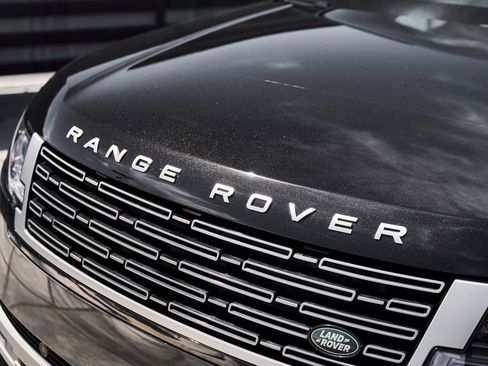 Used 2024 Land Rover Range Rover SE AWD/4WD image 7