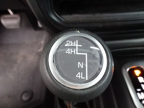 Used 2023 Jeep Gladiator Overland AWD/4WD image 23