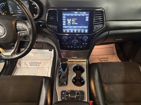 Used 2022 Jeep Grand Cherokee Laredo X image 18