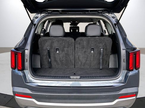 Used 2024 Kia Sorento S image 26