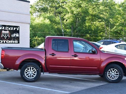 Used 2015 Nissan Frontier SV w/ SV Value Truck Package AWD/4WD image 4