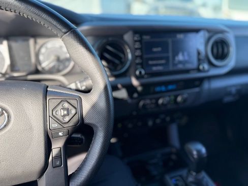 Used 2022 Toyota Tacoma TRD Off-Road w/ Technology Package RWD image 8