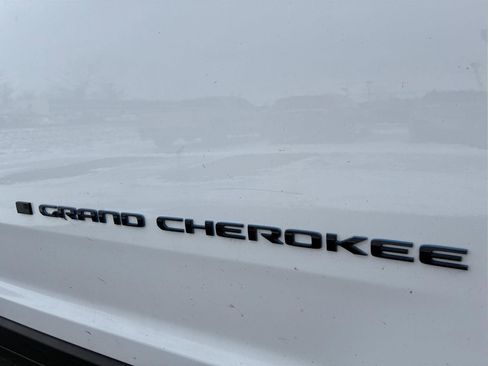 Used 2022 Jeep Grand Cherokee Trailhawk image 16