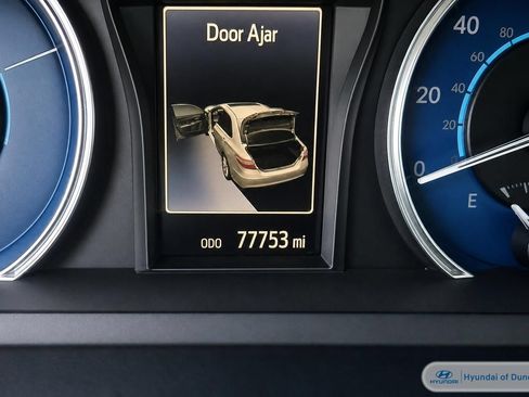 Used 2017 Toyota Camry LE FWD image 9